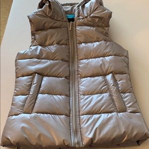 SALE 🍭HP🍭ZELLA GIRLS ZIP UP  SILVER PUFFY VEST